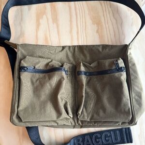 Baggu Medium Cargo Crossbody in Seaweed